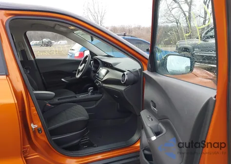 2021 Nissan Kicks Sv Xtronic Cvt z USA, uszkodzony, nr VIN 3N1CP5CV3ML546820